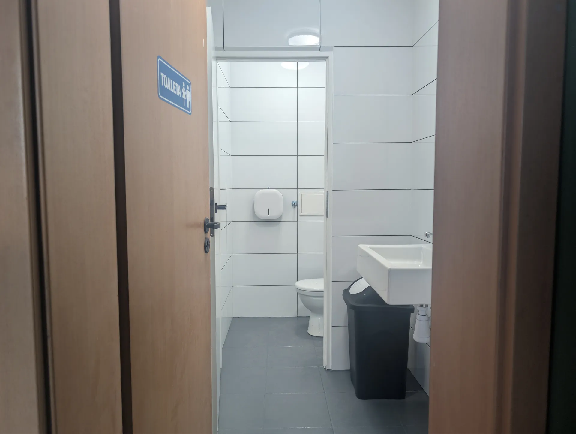 Ogólnodostępna toaleta dla klientów